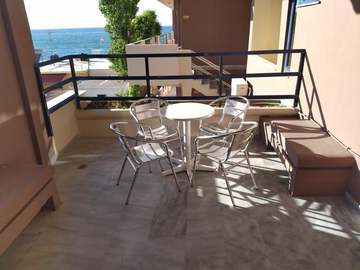 Hotel Haris On The Beach Agia Marina Extérieur photo
