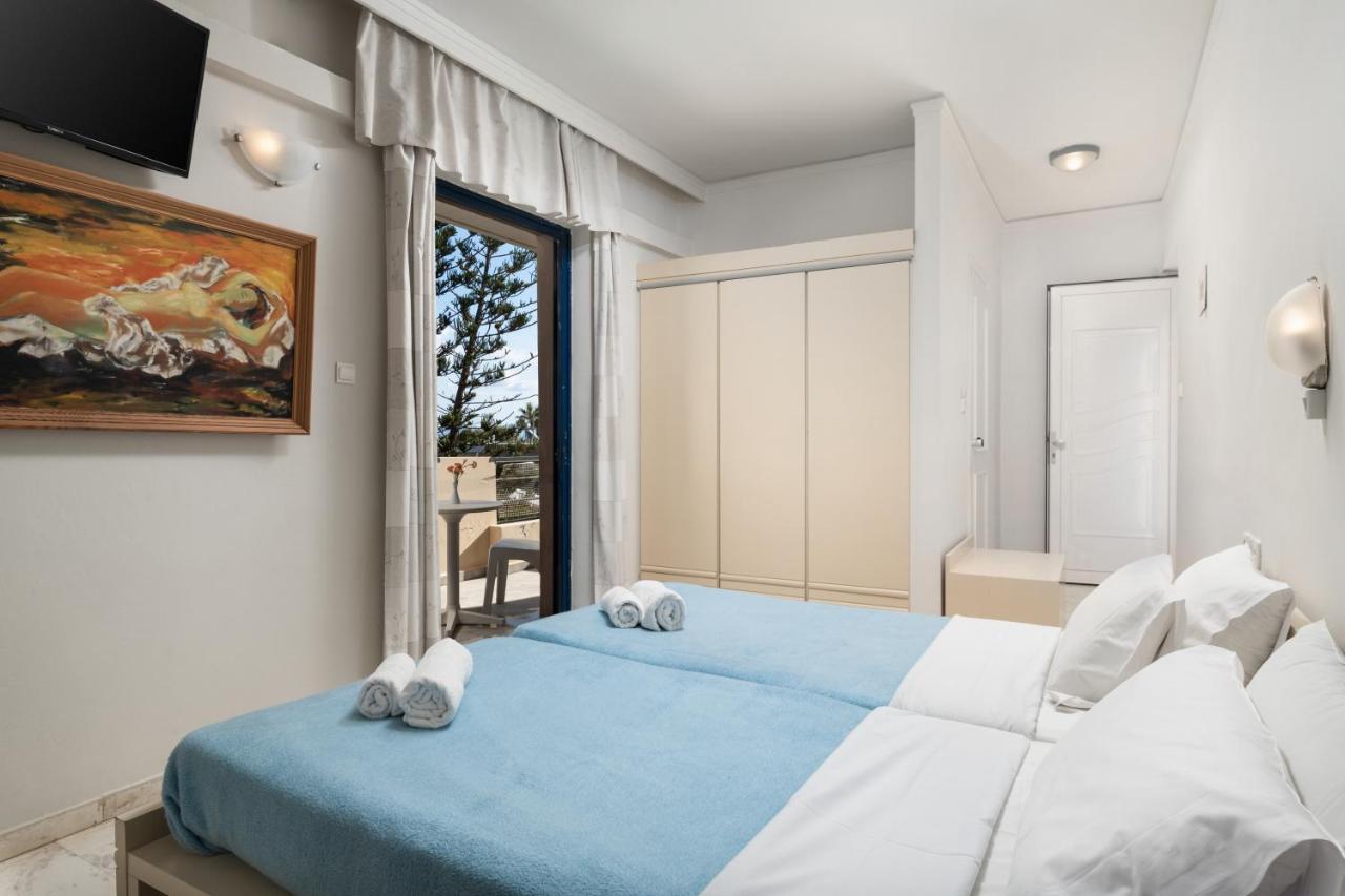 Hotel Haris On The Beach Agia Marina Extérieur photo
