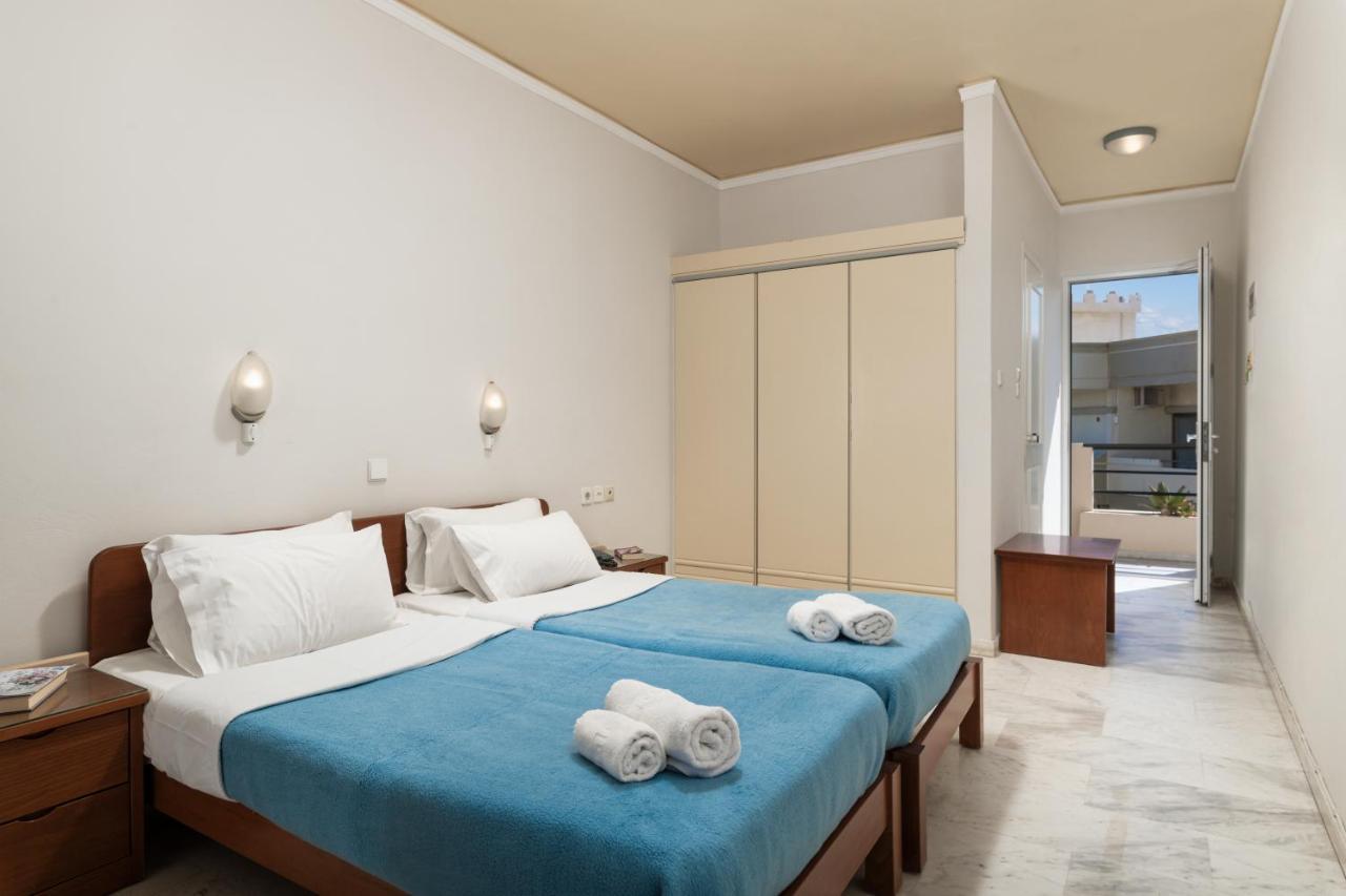 Hotel Haris On The Beach Agia Marina Extérieur photo