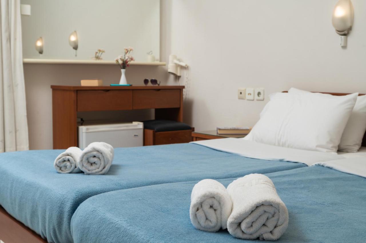 Hotel Haris On The Beach Agia Marina Extérieur photo