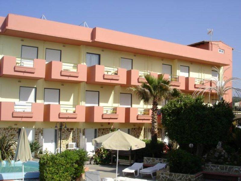 Hotel Haris On The Beach Agia Marina Extérieur photo